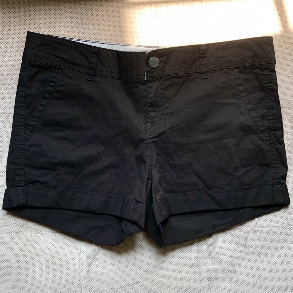Aeropostale Cuffed Black Twill Shorts